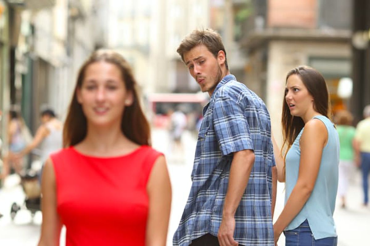Distracted Boyfriend meme about Halfdays